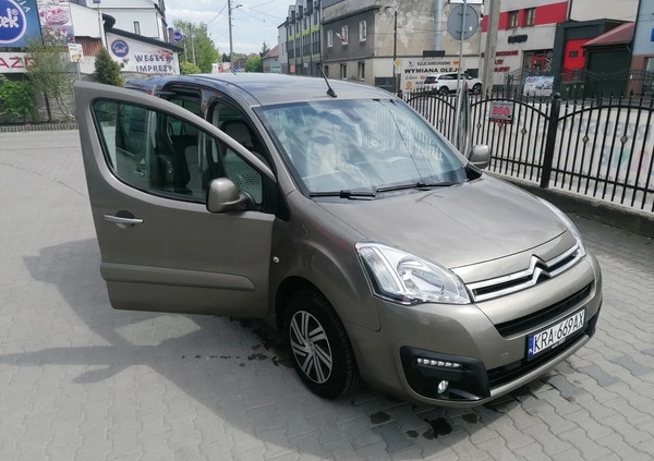 Citroen Berlingo cena 38900 przebieg: 159000, rok produkcji 2016 z Skawina małe 92